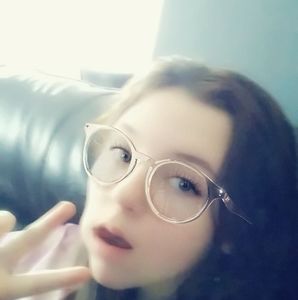 Meet your Posher, Tiara